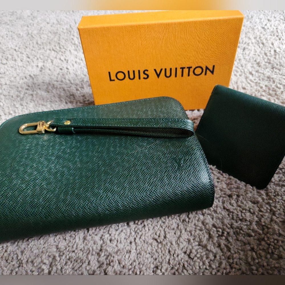 2 Pack Louis Vuitton Green Taiga